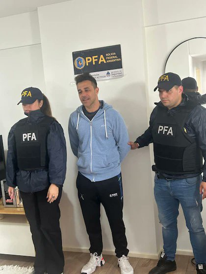 LeoGuevara__'s tweet image. Diego De Carlo, piloto de la ACTC detenido por fraude fiscal agravado!!

Investigan millonarias maniobras de evasión de IVA y Ganancias entre 2018 y 2022