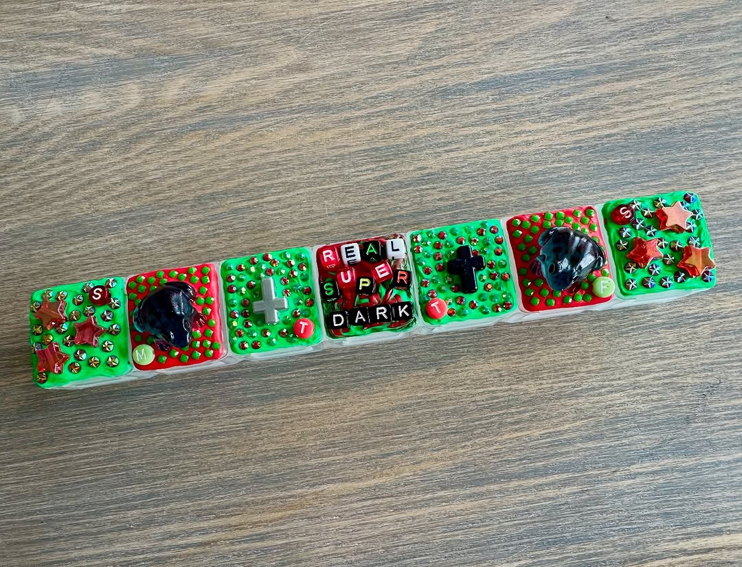 valeriesxvoice's tweet image. greetings pals i&apos;m doing a series of pillbox giveaways for the holidays and i&apos;m starting with the intellectual property inspired case! if you wanna enter you can head on over to instagram.com/thepillboxpunk :)