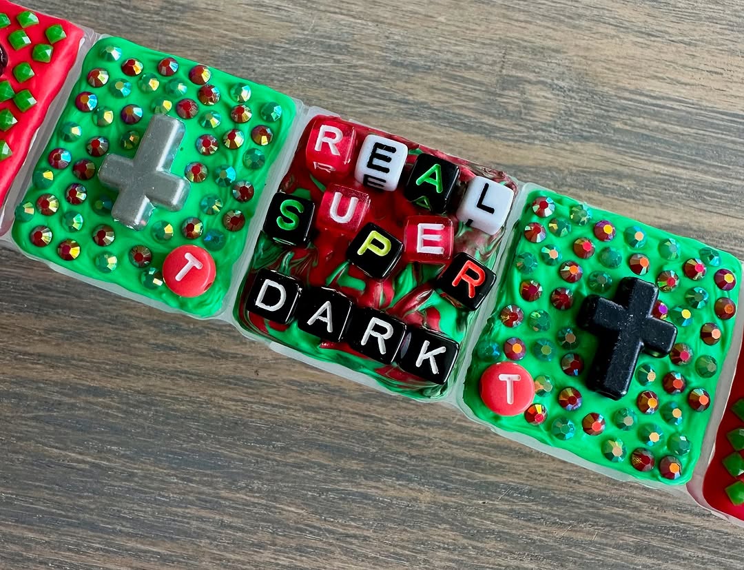 valeriesxvoice's tweet image. greetings pals i&apos;m doing a series of pillbox giveaways for the holidays and i&apos;m starting with the intellectual property inspired case! if you wanna enter you can head on over to instagram.com/thepillboxpunk :)