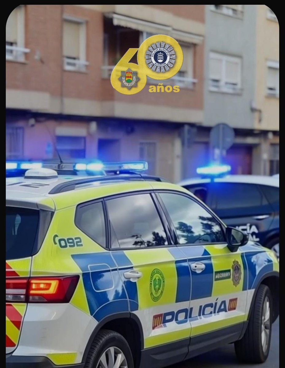 PoliciaAlcorcon's tweet photo. 👮‍♂️🚔 Intervención policial conjunta en #Alcorcón entre @policiaalcorcon y @policia que finalizó con la detención de un varón por presunto allanamiento de morada y coacciones.
Operativo rápido y coordinado, sin riesgo para el vecindario. 🤝
#PolicíaAlcorcón #SeguridadCiudadana https://t.co/xayspbBmNU
