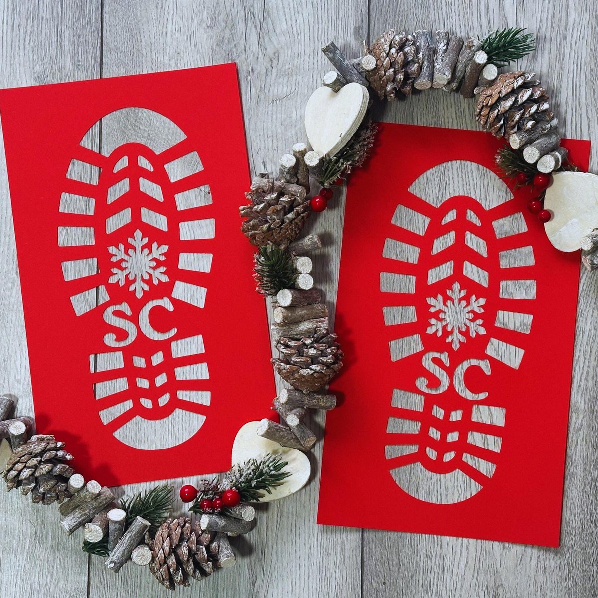 visions_may's tweet photo. Make magical memories for the little ones with some Santa footprints. #santa #christmas https://t.co/ylpEkYavoG