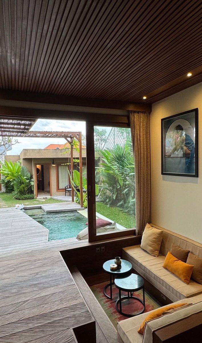 BeautyJess6969's tweet image. Pagi bali im so happy :(

#vcs #openbobali #availbali