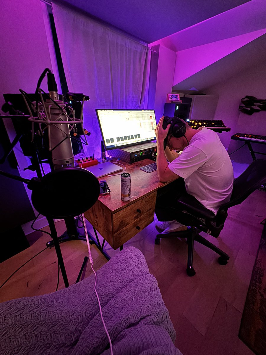 I <3 stressing men haha!