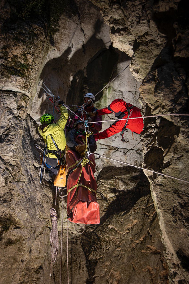 Últimas plazas para la 1a edición de 2026, del curso de rescate vertical en lugares de dificil acceso
📆 Del 19 al 23 de enero 
📍Bedmar (Jaén)
🏠 Incluido
ℹ️ Más información en el WhatsApp de efiemer.com
Aprende a realizar rescates técnicos con calidad y fácilmente