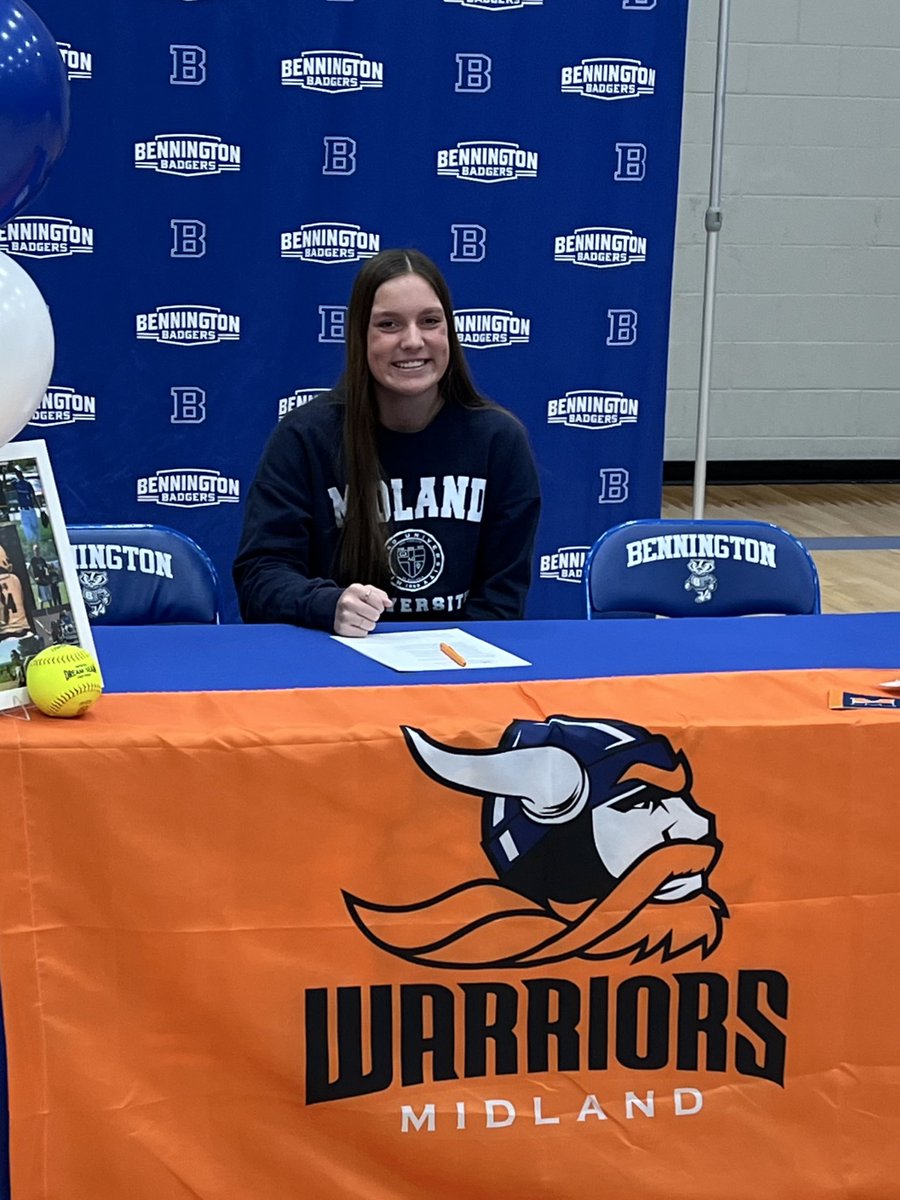 Badger_Softball's tweet photo. 🎉🎉📝  CONGRATULATIONS!! 📝🎉🎉

Congrats to one of our favorite Senior leaders @alyssanderson4 for signing to Continue her education and softball career at Midland University! Go Warriors!! https://t.co/mAR6Mu7uEs