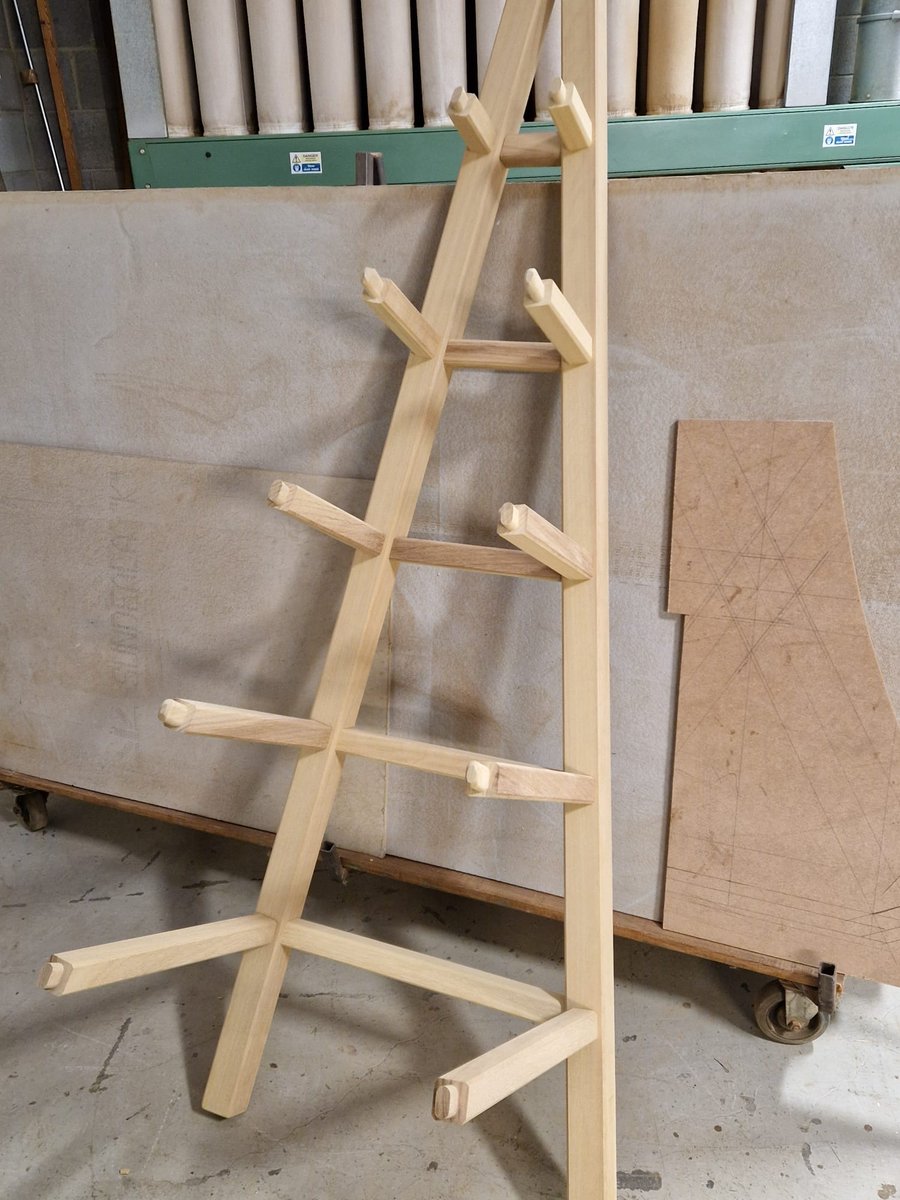 A sneak peek at bespoke wooden obelisks in the making. These pieces are individually crafted to the millimetre &amp; can be finished natural or powder-coated. A beautiful way to elevate a garden with structure and style
👉 woodcraftuk.co.uk/news/2025/besp…
#Handmade #Woodworking #GardenDecor