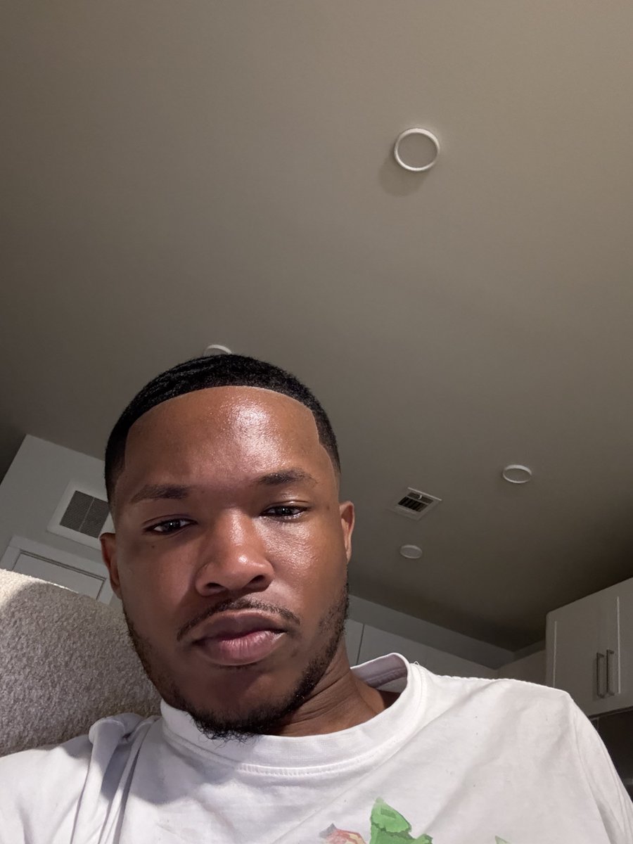 kellyprice. tweet media