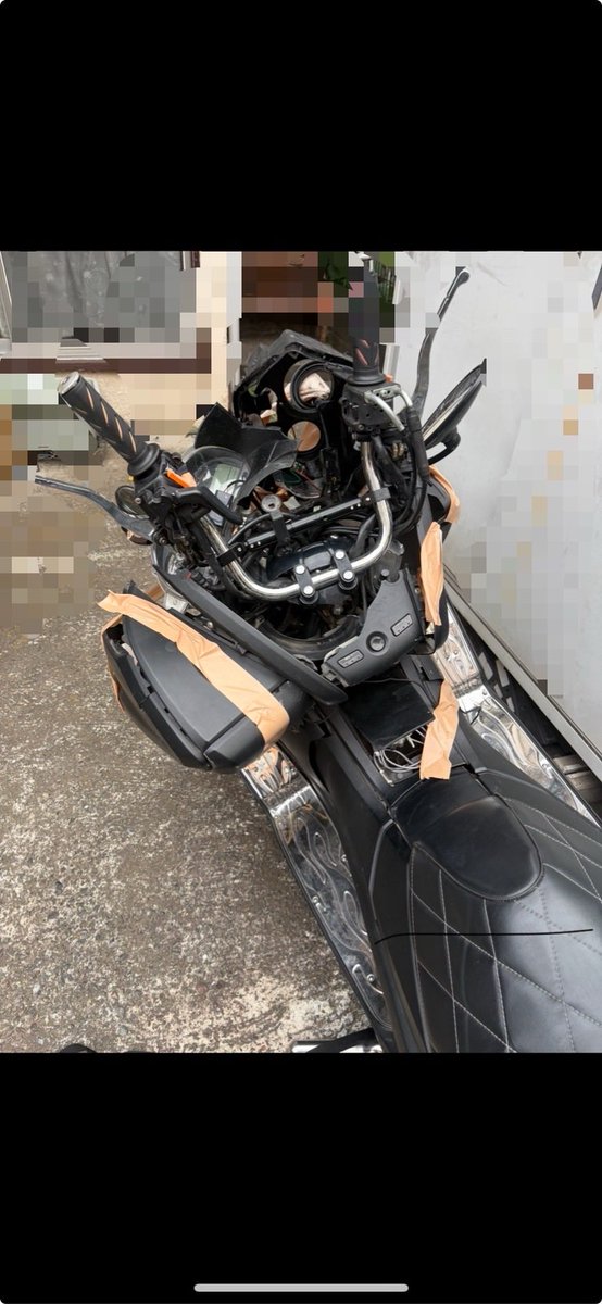 AMBINMAX155's tweet photo. マジェスティ250(4D9)の事故車
部品取りでほしい方いたら譲ります
ご連絡ください。
場所は東京になります。
引き取り限定です。
#バイク譲ります
#マジェスティ250
#4D9 https://t.co/SYA94eo1D9