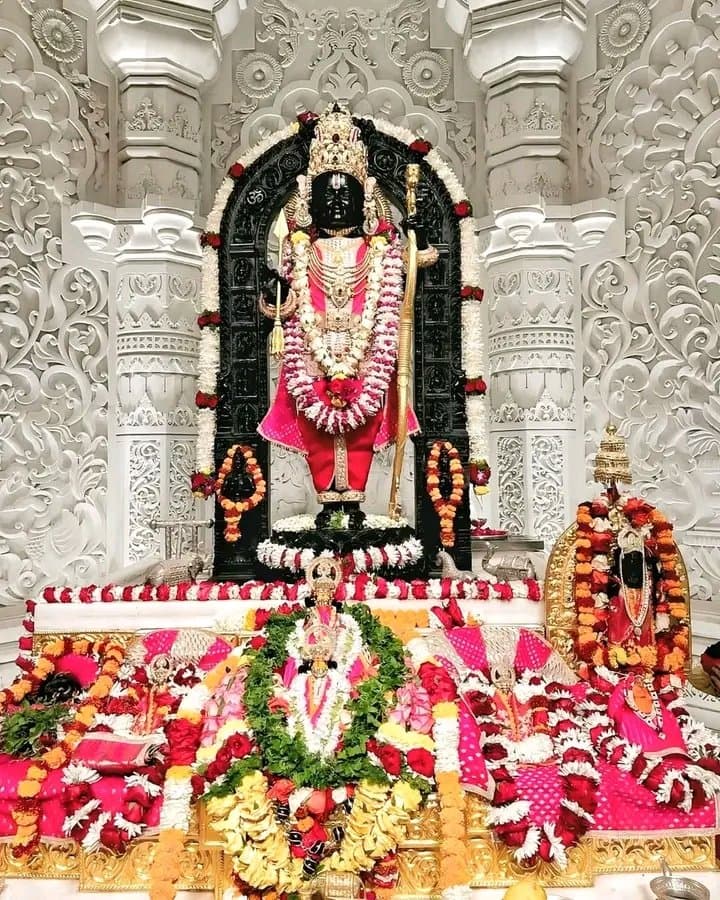 cs2903singh's tweet image. “एक शब्द जो करोड़ों दिलों में बसता है – राम 
एक नाम जो अंधकार में भी प्रकाश देता है – राम 
एक आदर्श जो आज भी जीवित है – राम 
जय श्री राम!