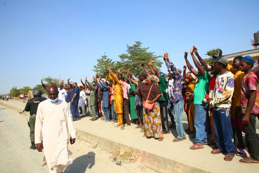 Today, I inspected the ongoing Apo/Karshi, Bwari/Kubwa and Gbazango road projects in AMAC and Bwari Area Councils of the FCT.

The contract for the Apo/Karshi road, originally awarded in 2011, was terminated and re-awarded to a more competent firm, SCC Construction Company, and
