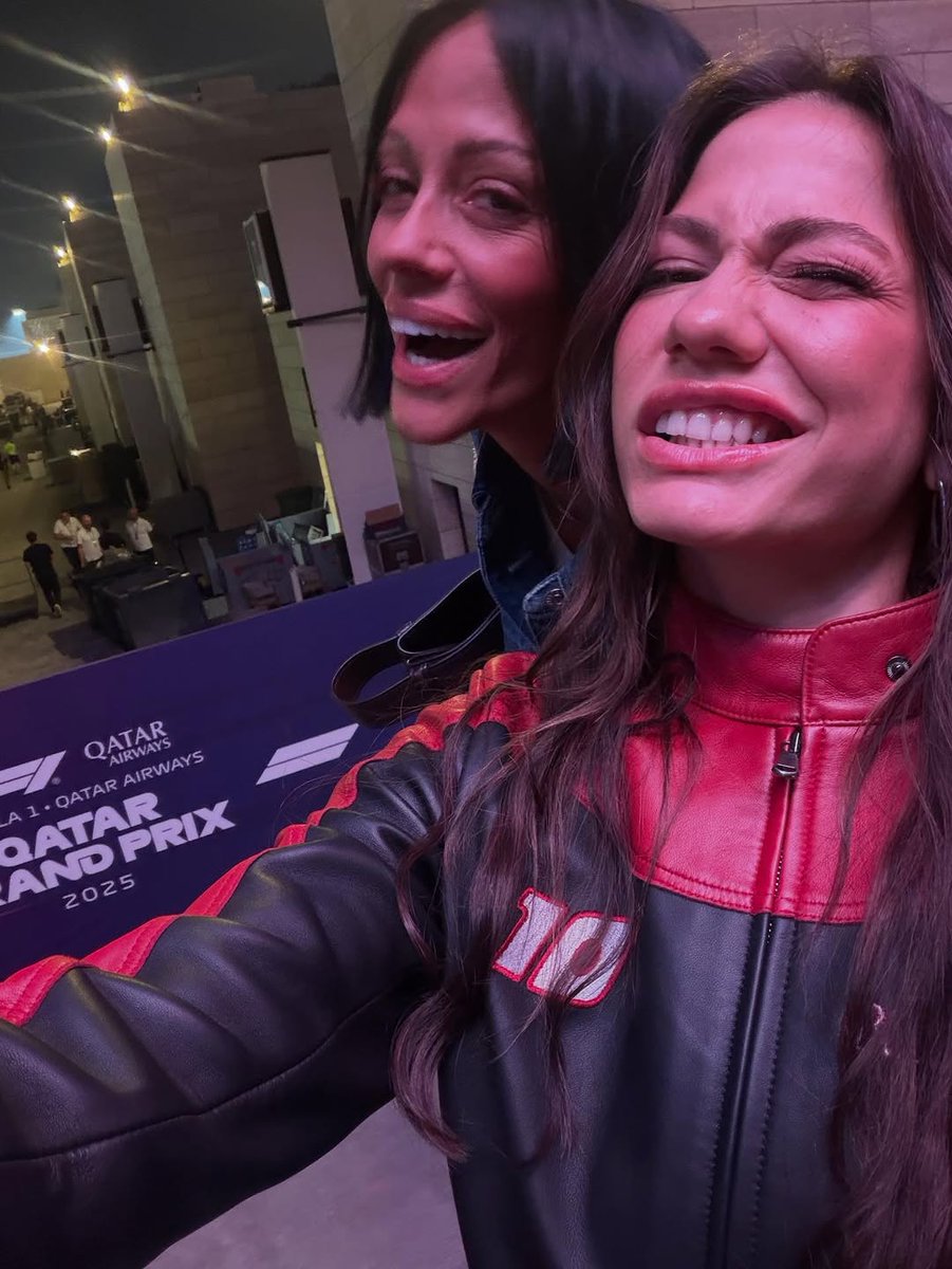 DemetOzdemirNY's tweet photo. Girl just having fun #DemetÖzdemir #Sister #QatarGrandPrix https://t.co/sm0wGr6lJr