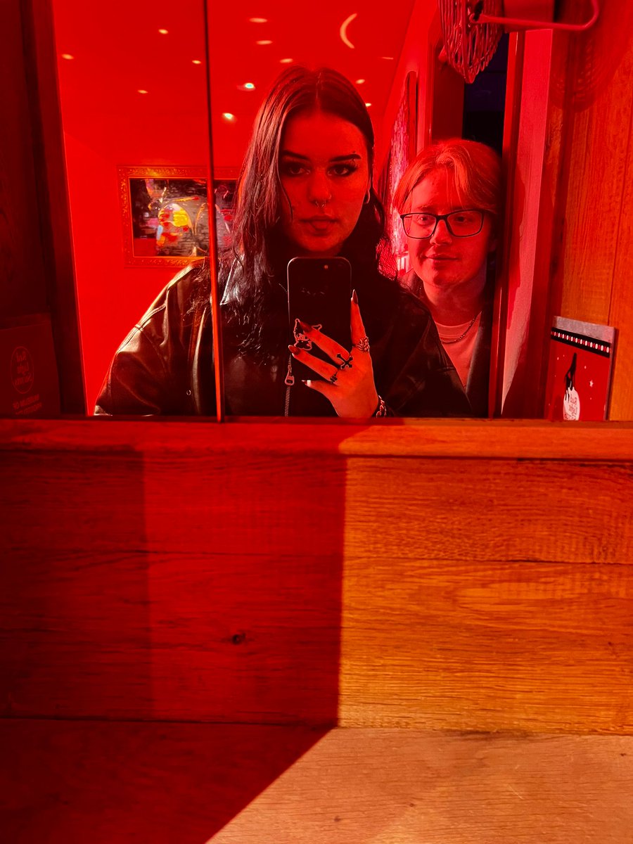 work sucks I want holiday again