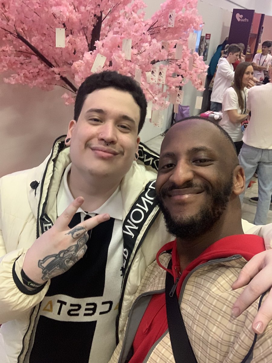 thehypecreator_'s tweet photo. @lampiscute Was great meeting all you guys on Saturday and getting to talk about one of the greatest games made in this generation. See you at TGM26🔥 https://t.co/vONt4WNzql