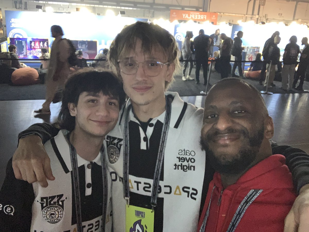 thehypecreator_'s tweet photo. @lampiscute Was great meeting all you guys on Saturday and getting to talk about one of the greatest games made in this generation. See you at TGM26🔥 https://t.co/vONt4WNzql