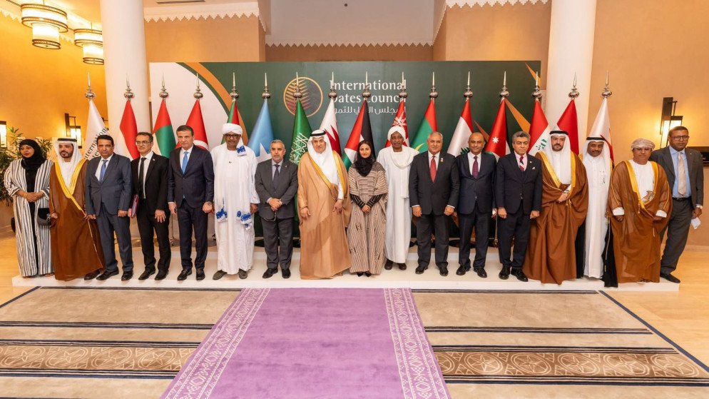 شارك #الأردن في أعمال الدورة الخامسة لاجتماع مجلس أعضاء المجلس الدولي للتمور في الرياض برئاسة الأمين العام لوزارة الزراعة محمد الحياري مؤكّدًا حضوره في تطوير هذا القطاع الحيوي وتعزيز التعاون الإقليمي خطوة تعكس اهتمام المملكة برفع جودة الإنتاج وتوسيع الأسواق العالمية لـ #التمور