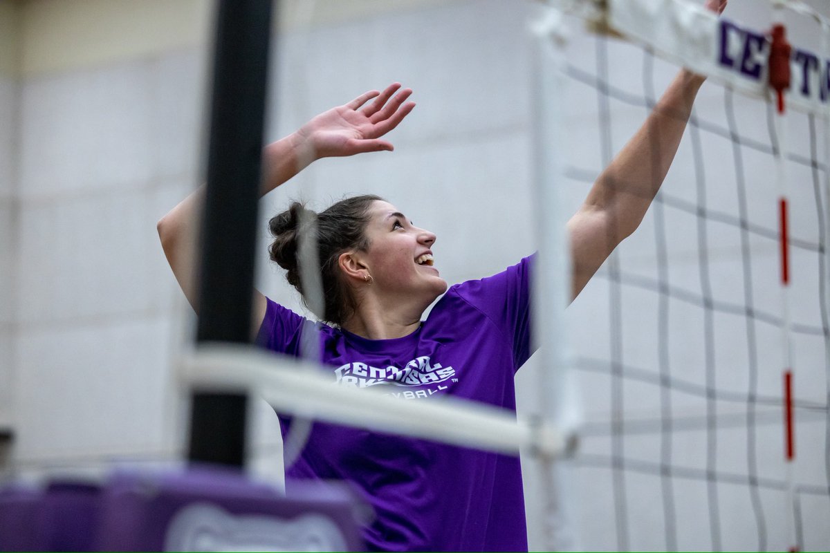 ucavball's tweet photo. Back like we never left ๐
#BearClawsUp x #SugaSuga https://t.co/NLaT6RXqoX