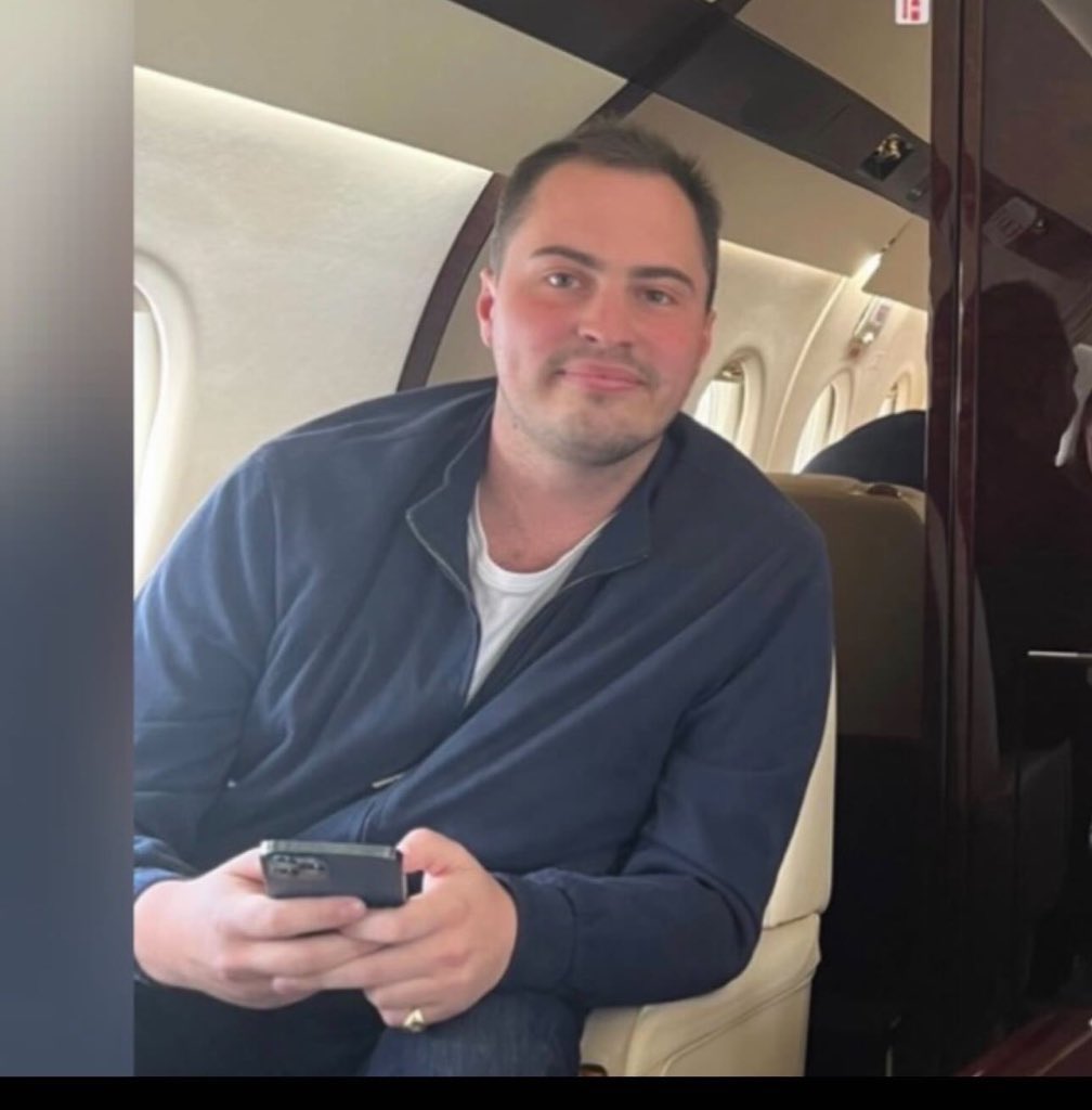 Miles Hart scammer, had to be son of a tory

#torycorruption 

#ToryCorruptionTrialsASAP