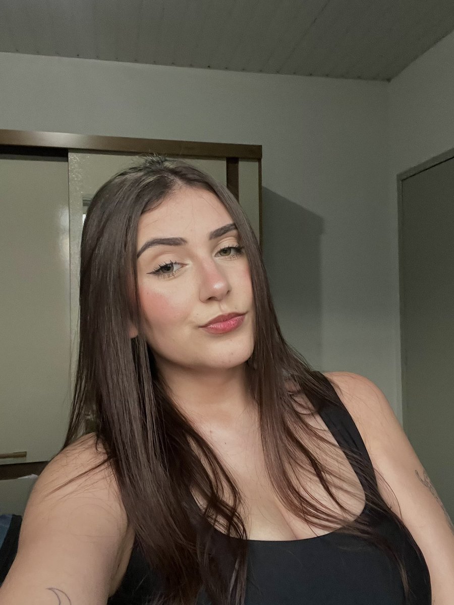 readwiththemoon's tweet image. o icon da conta vs a dona