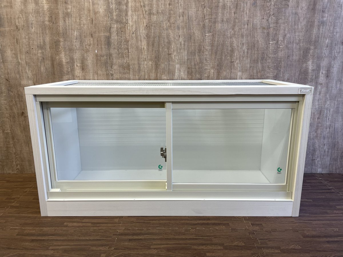 ＦandＫ爬虫類木製ケージ　アルミサッシ仕様　1200×600×450 おはようございます！ 製作ケージ✨ 幅1200奥行500高さ600㎜ サッシ