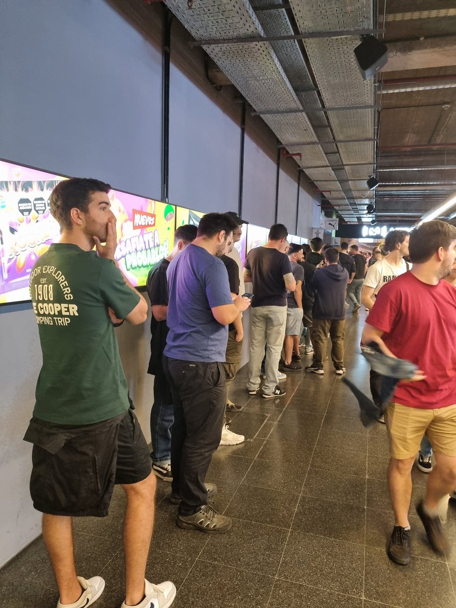 decepciomyritmo's tweet image. vine a ver a rebord 
baño de hombres / baño de mujeres