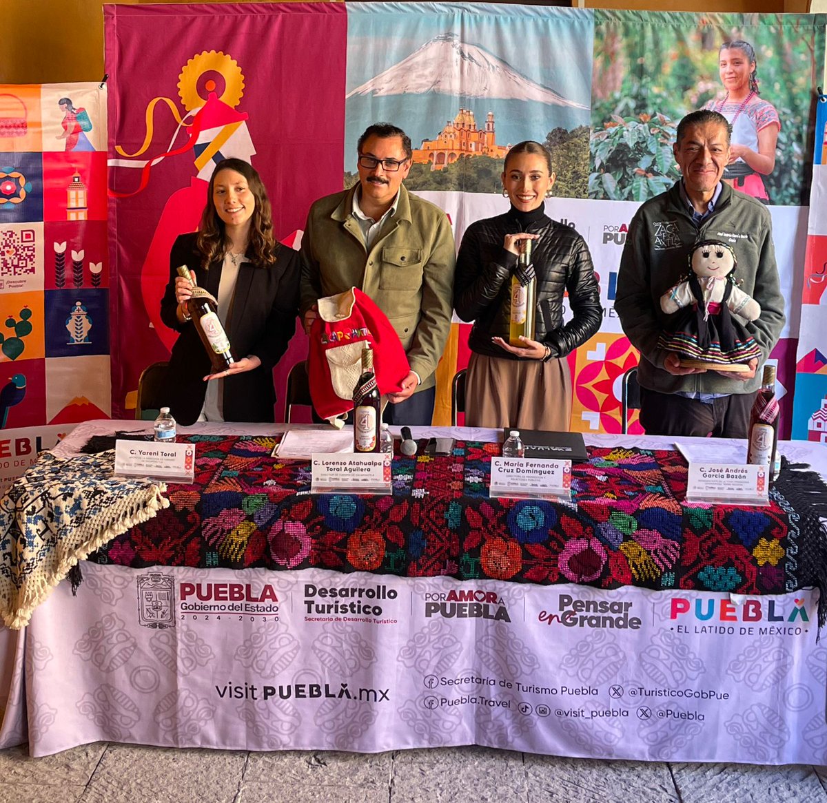 PoderNoticiaPue's tweet image. 👨🏻‍⚖️👩🏻‍⚖️ Arrancará Zacapoaxtla su Villa Iluminada 2025 con actividades turísticas y decembrinas

➡️ #Zacapoaxtla encenderá este dos de diciembre su Villa Iluminada...

➡️ Entérate aquí: shre.ink/q3kz

#PoderNoticiaPue #DondeTuVozSeEscucha