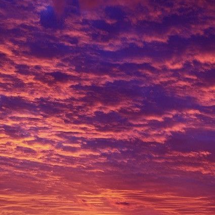 #Rubegetta #RubegettaAu 

Donde Rb1us lleva días soñando con un chico que no conoce pero que le llama la atención.

O donde Vgtta recibe extraños mensajes de un chico que se le hace conocido.

#Comedia #Fluff #Angst