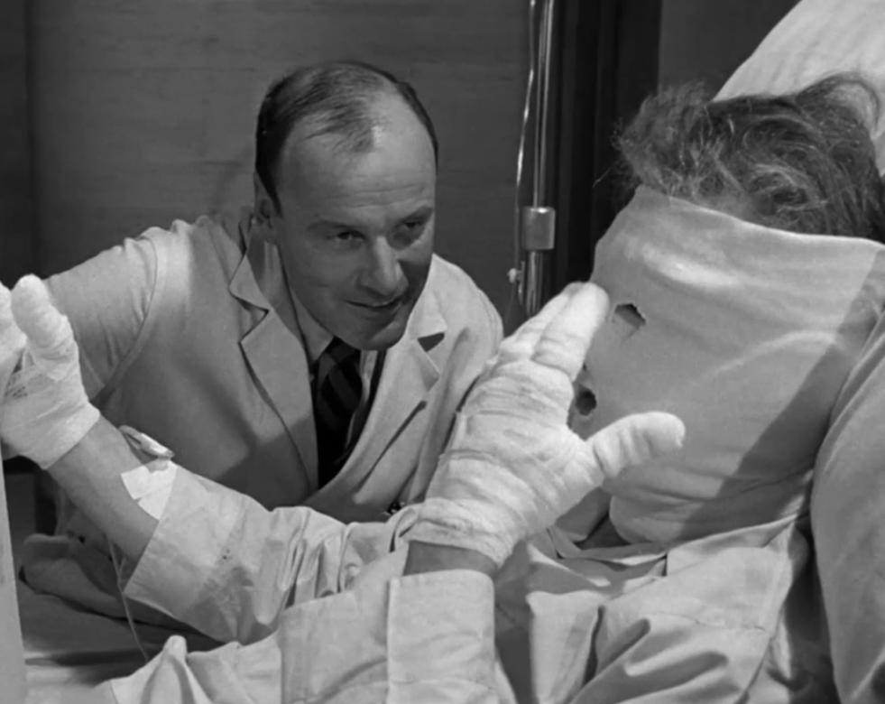 jaxbra's tweet image. I don't think I've ever seen Richard Anderson without his rug. I wish shaving their heads was a thing back then because he would have ROCKED that bald look I love so much.
#TCMParty #Seconds