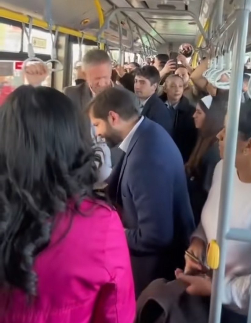 Cuidemos esto ,donde un Presidente <a href="/GabrielBoric/">Gabriel Boric Font</a> puede andar hasta en transporte público!  Chile no se cae a Pedazos !