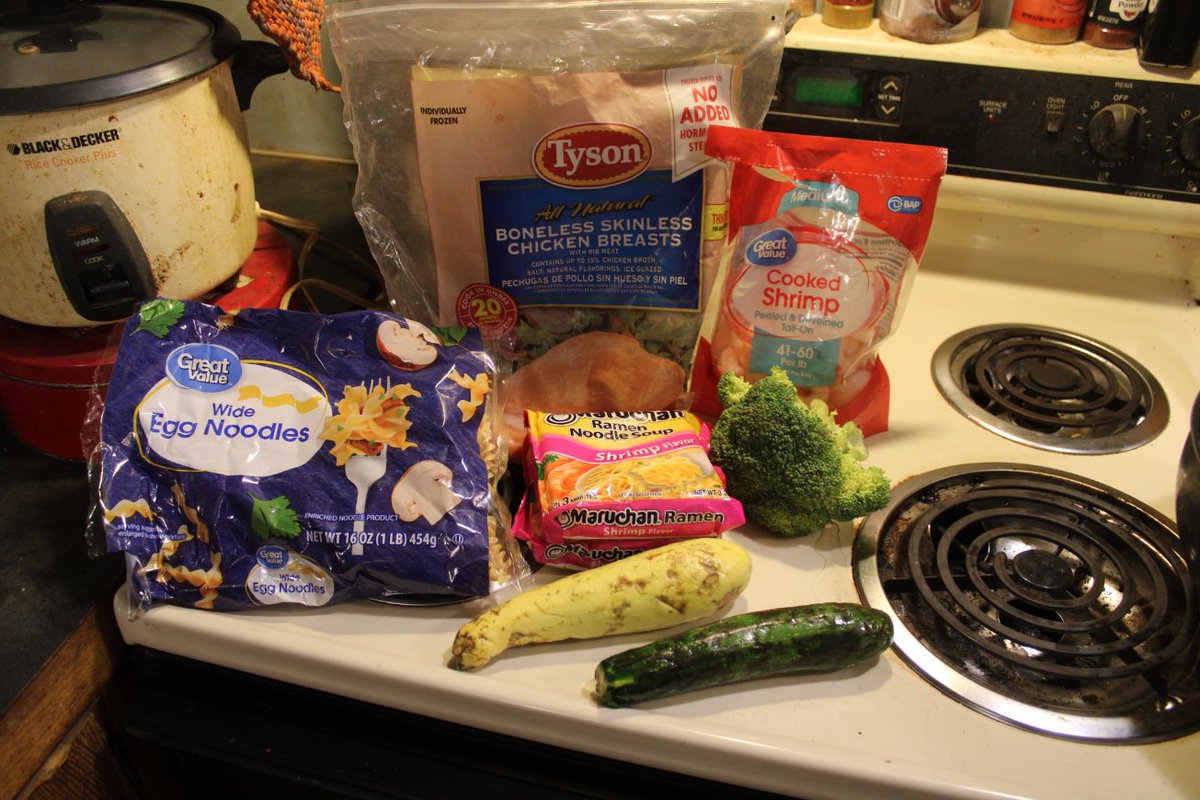 docsanderson's tweet image. #Scientists #Professional #Pride #PowerUp #Food #Spouses #Mates @danpeckwx when she is on her game she is Dynamite @esa @Nature Mags, G wore her Purples again showing the reality going back to 4yrs old @Ginger_Zee Proud with you Slugger really is almost time G remember TO EAT Dad