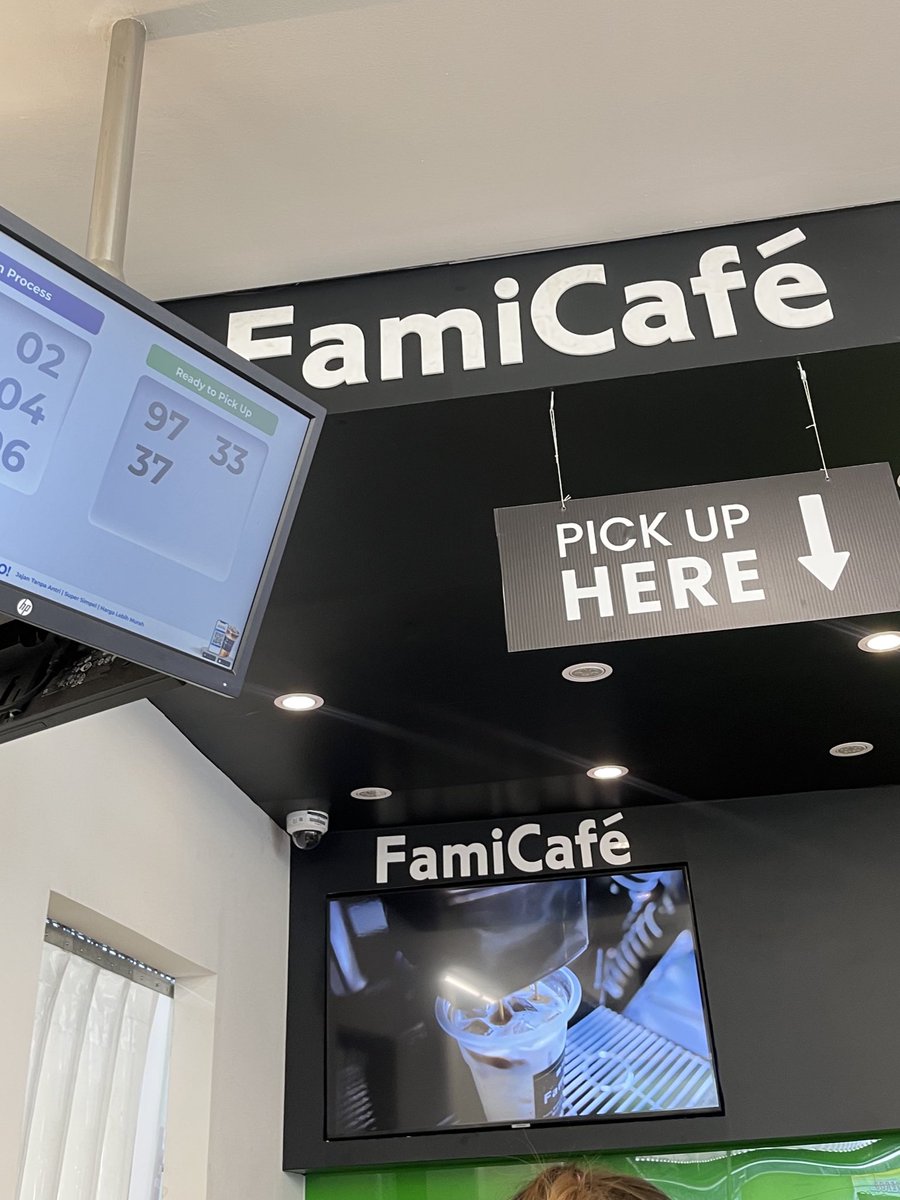 • morning routine 👀

waktu masih kerja mana pernah kupi, giliran udah di rumah malah wajib kupi tiap abis anter sekul xixixi thank u famiiiii dah buka di cpy 🌷