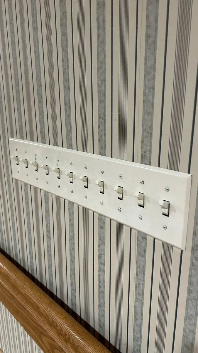 dlsportsnw's tweet image. Independent circuits for each light bulb is elite. 🤌