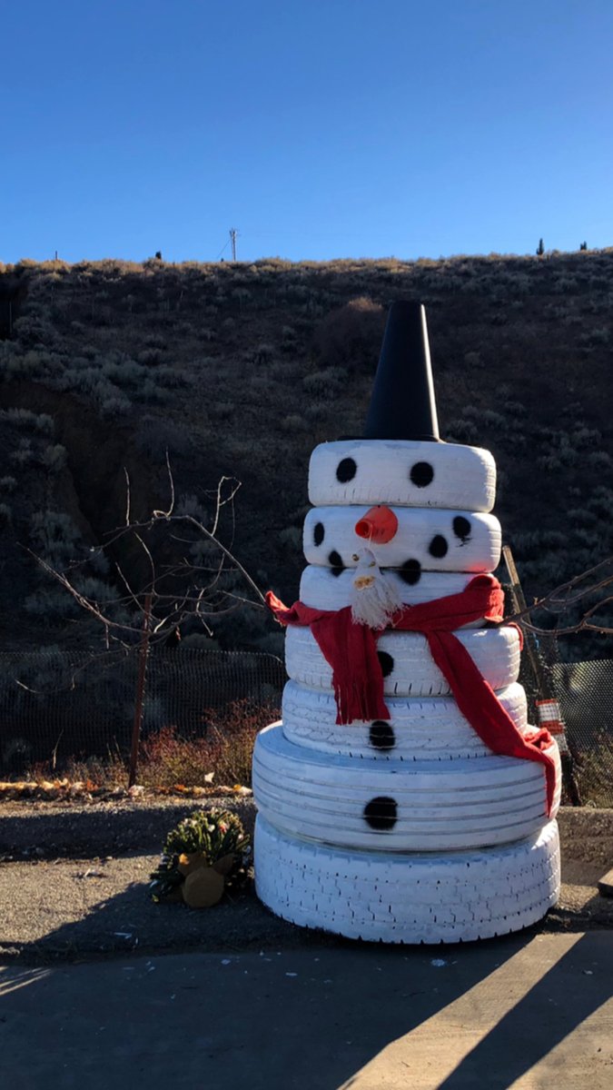 This is how we do it in the Los Padres National Forest at the dump lol.... #CaLandBird #mustlovedirt #snowman #winter #christmas #LPNF