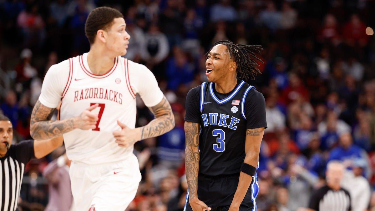 Duke players are asking all fans to wear black to join them in black jerseys as the Blue Devils host Florida on Tuesday night. dukewire.usatoday.com/story/sports/c…