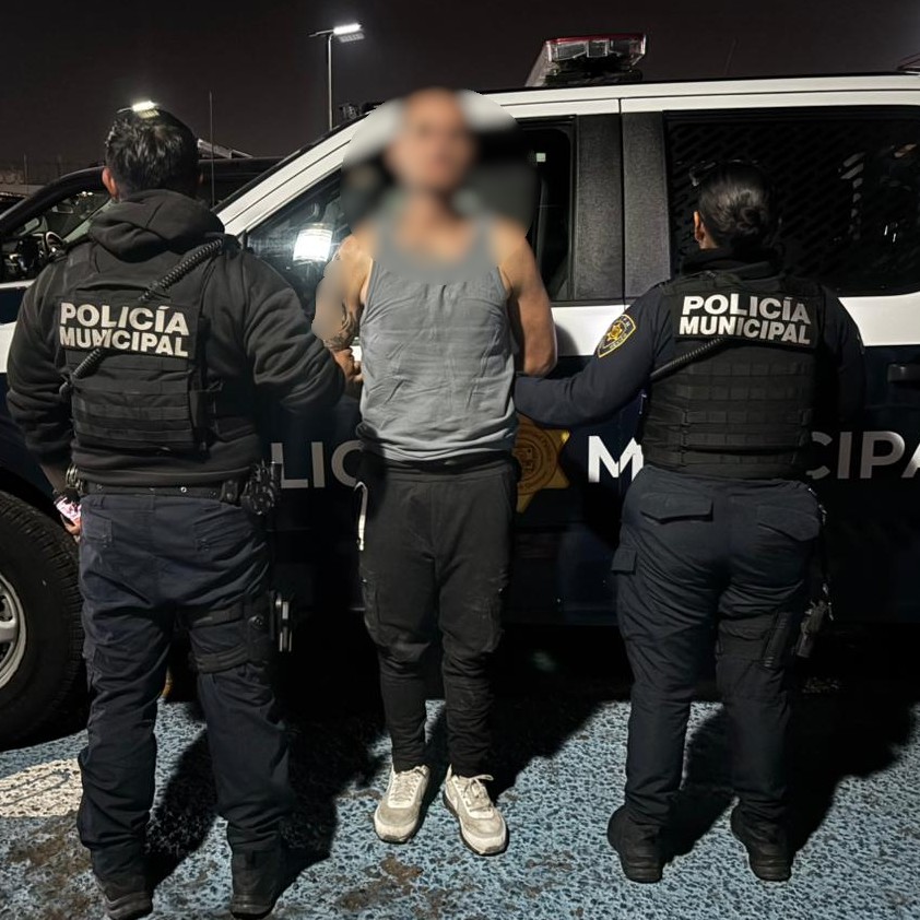 #QUERETARO: 🚓🛑 Detienen a hombre con chaleco antibalas y réplica de arma de fuego en las inmediaciones de la colonia Las Brujas tras reporte ciudadano 🔫📍
⤵
poderciudadanoradio.com/ueh7
👉 Únete a nuestro canal: whatsapp.com/channel/0029Va…
📌 ¿Tienes una denuncia? Escríbenos al