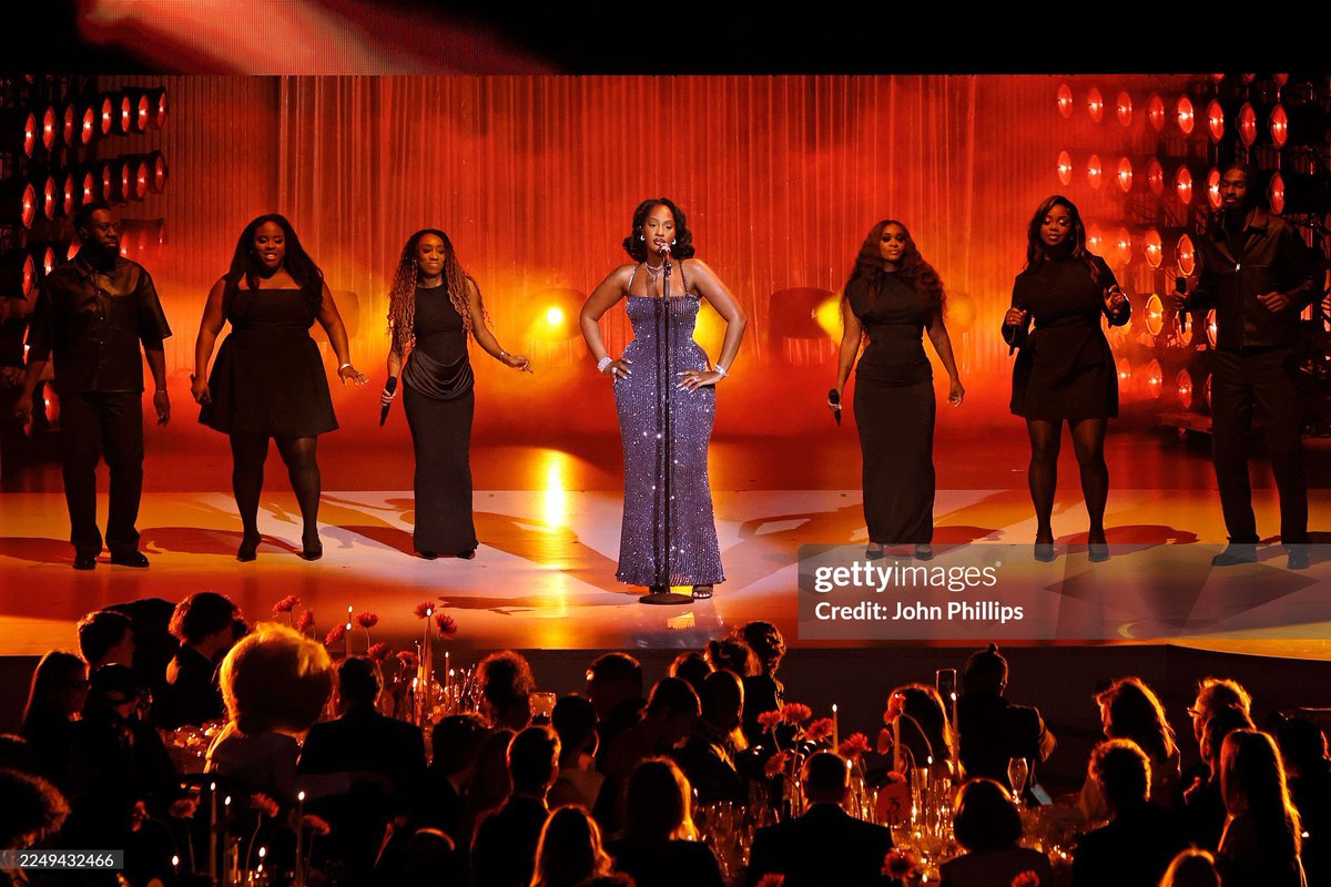 temsszn's tweet image. looks like a scene out of a movie 😍✨