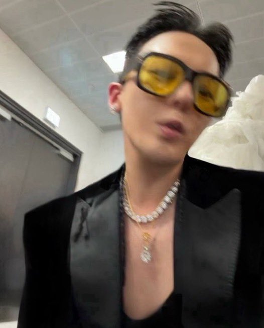 the way the timeline gave up on a mama photo dump on 8lomi but