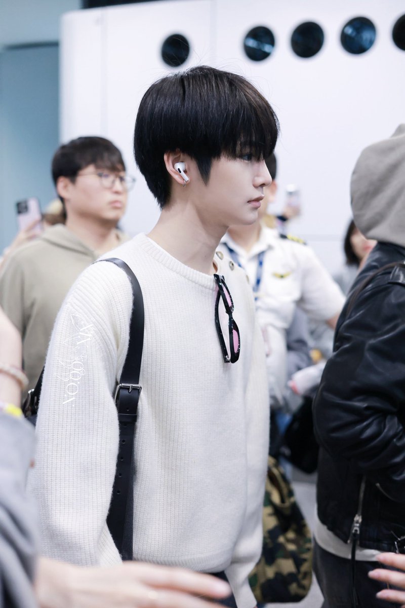 251202

 #조우안신 #周安信 #ZHOUANXIN
 #알파드라이브원 #ALPHADRIVEONE