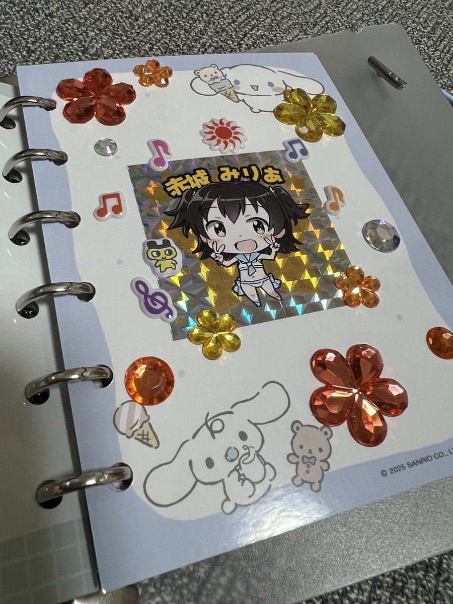 生まれて初めてシール帳買った！！！
みりあちゃんのシール貼った！！！！
みて！！！！！