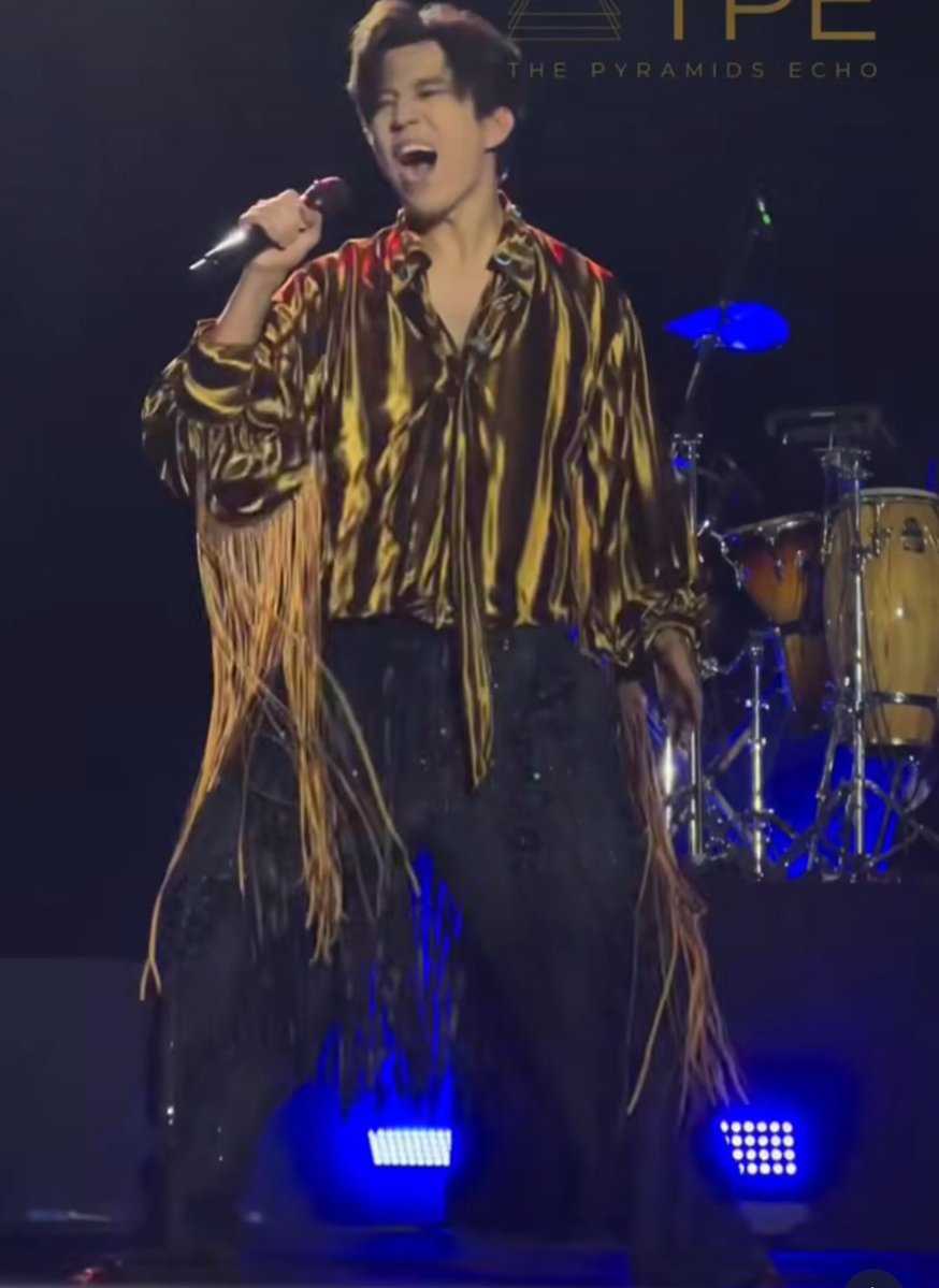 <a href="/DDears00/">DQDears00</a> <a href="/dimash_official/">Dimash Qudaibergen</a> A VOICE THAT UNITES 
La voz de Dimash no solo alcanzó notas altas, alcanzó los siglos. Parecía como si el viento se detuviera para ser testigo de un momento sagrado ✨️✨️
#DimashQudaibergen 
Follow the music