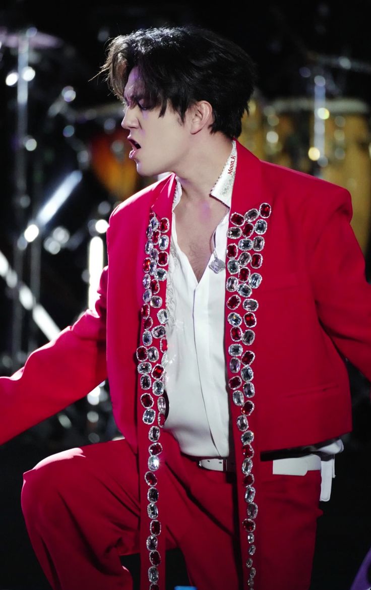 <a href="/DDears00/">DQDears00</a> Послушайте потрясающего певца Димаша на Spotify, посмотрите на YouTube, и вам захочется слушать его снова и снова!
A VOICE THAT UNITES 
#DimashQudaibergen 
Follow the music