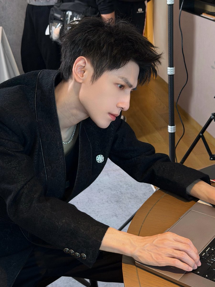 imyourpeachy's tweet image. ชอบพี่ซีเวลาจริงจังกับงานมาก แสนจะหล่อแสนจะเท่สุดๆ🥹🫶