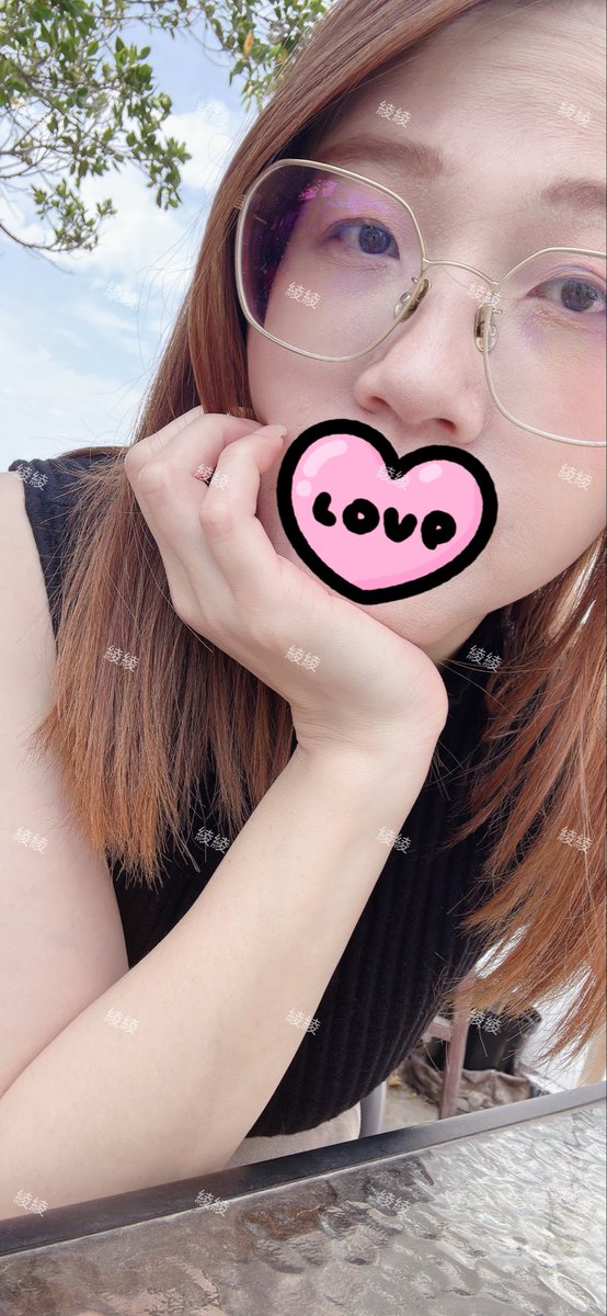 之前無聊探班
我朋友說你要拍照發ig 嗎
我說不是 我是要發…（我都不敢說）

我怎麼敢說要發推特啦～～～