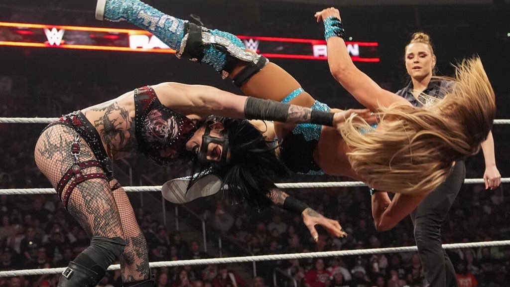 AHEART0FSTONE's tweet image. rhea action shots that go HARD. 💥