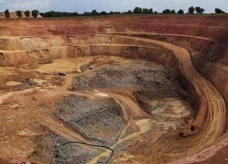 🚨🇲🇱#Mali | Fin Triomphante pour la Commission Minière : Le Mali Récupère 761 Milliards FCFA contre l’objectif initial de 400 Milliards et Renforce sa Souveraineté !

Le 1er décembre 2025 marque une étape majeure dans la gouvernance des ressources naturelles du Mali. La