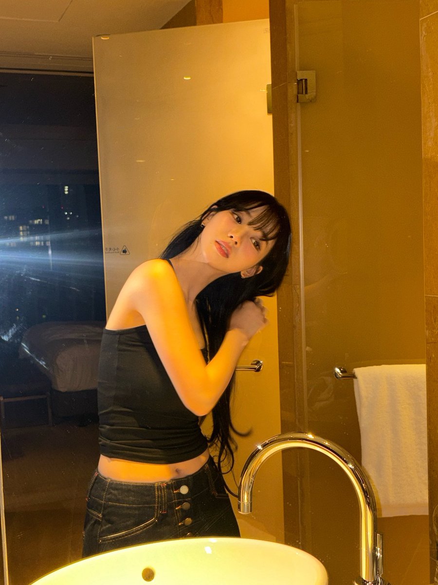 soobrina thinker tweet media