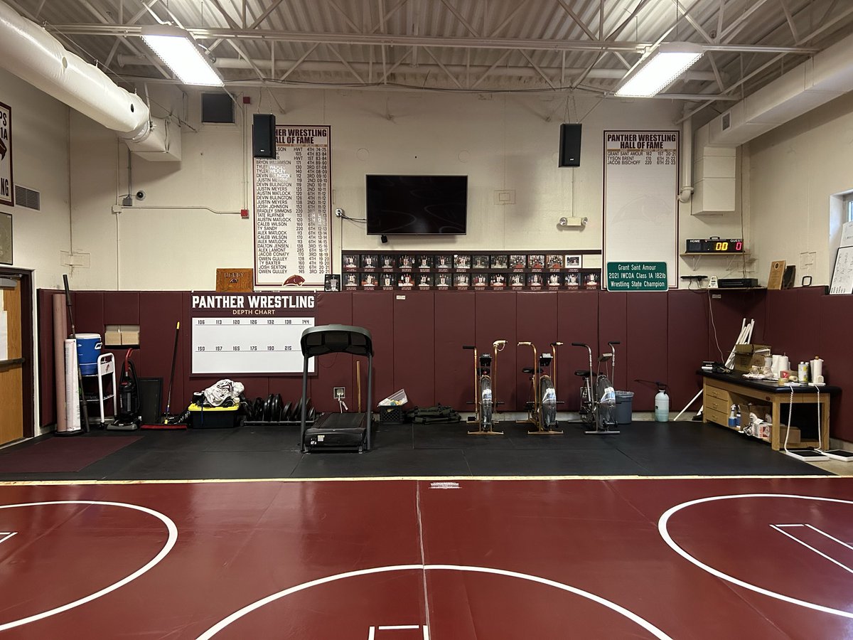 baughman79's tweet photo. LeRoy HS is seeking a Head Wrestling Coach for the 2026-27 season.  
Teaching Positions: 
7th/8th PE (possibly HS or Elementary)
7th/8th Social Studies
Special Education
Paraprofessionals https://t.co/HoJYCdF21d