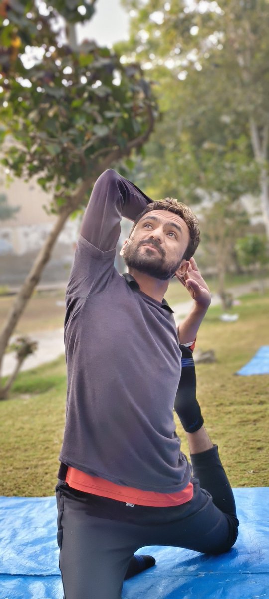 jessar_momy's tweet photo. Yoga Steps with Ustad Sanaullah at Jinnah Bag Larkana https://t.co/PYC5LDlplZ