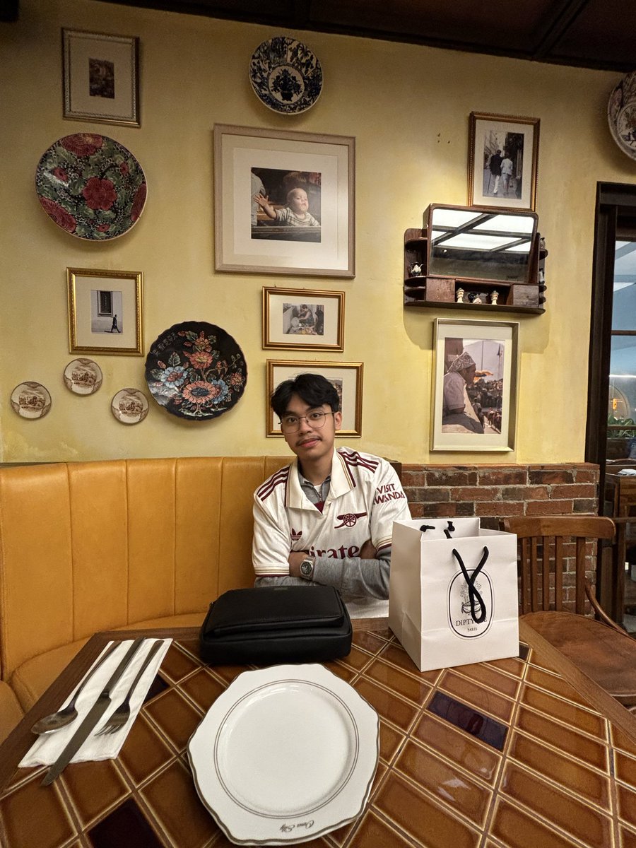 StrayBeer's tweet image. Finally I got this third kit 🔴⚪️