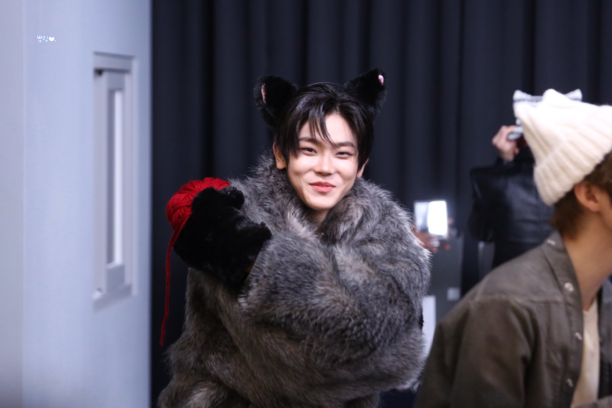 bbuling_'s tweet photo. 251128 케이팝투게더

안겨.

#장여준 #JANGYEOJUN #CYE #클유아 
#CLOSEYOUREYES #클로즈유어아이즈 https://t.co/LQI93auhUH