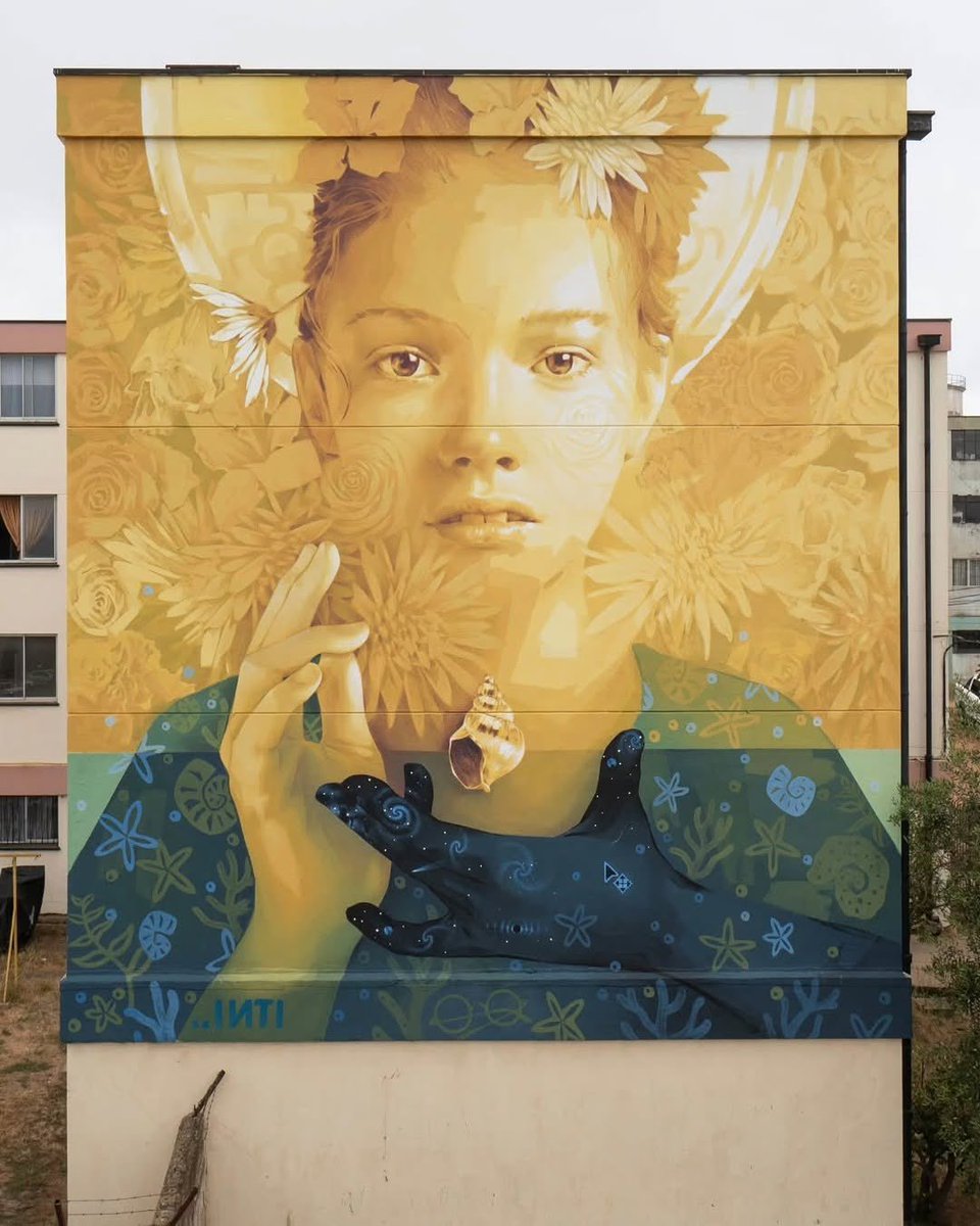 Paula_graffiti's tweet image. &quot;VESTIDA DE MAR&quot; 🐚
🧑🏼‍🎨INTI📍Viña del Mar, Chile 🇨🇱 
StreetArt 
Good morning 🌞🌼